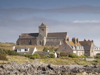 Iona-Abbey-2