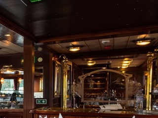 Robert-Louis-Stevenson-Restaurant-Ceiling-Detail