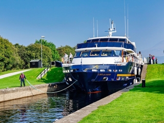 The-Lord-of-the-Glens-Cruise-ship